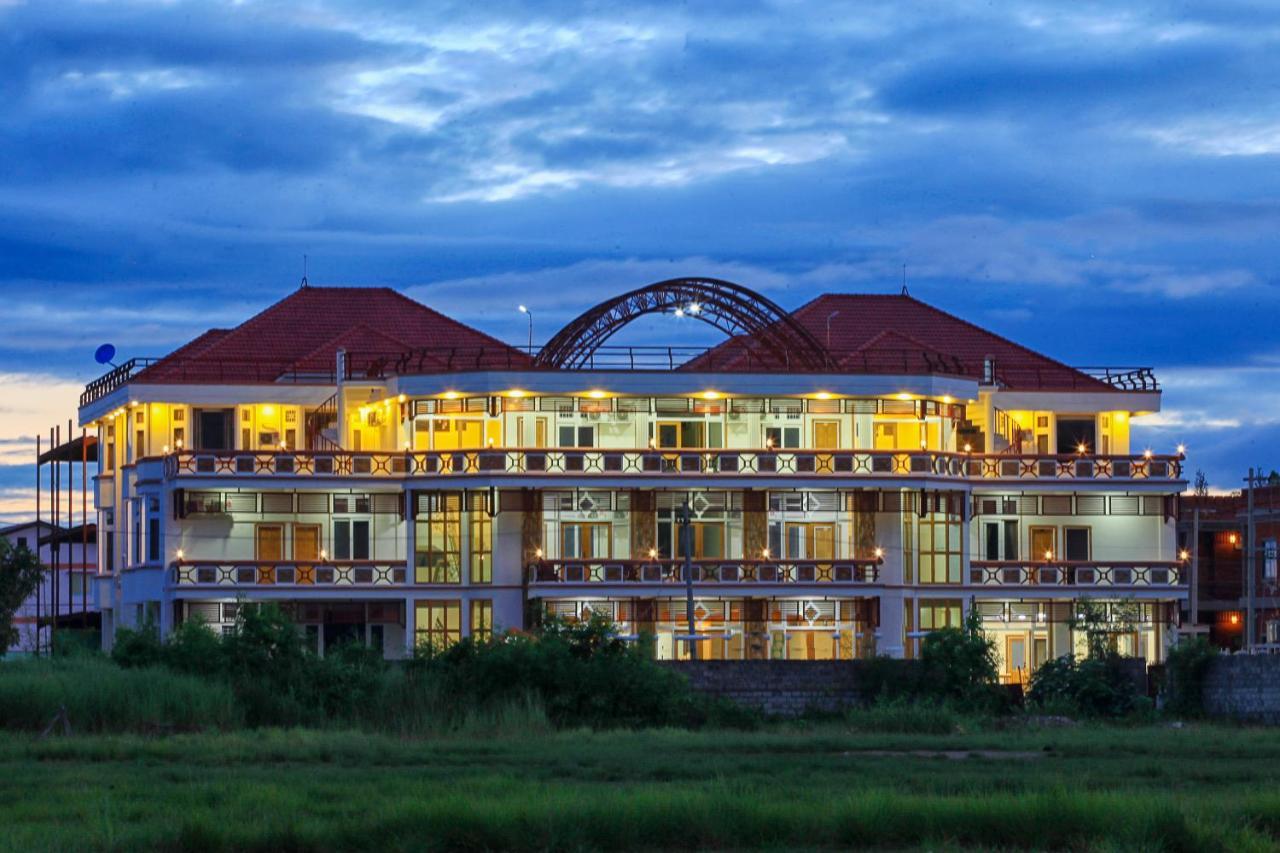 Five One Star Hotel ニャウンシュエ エクステリア 写真